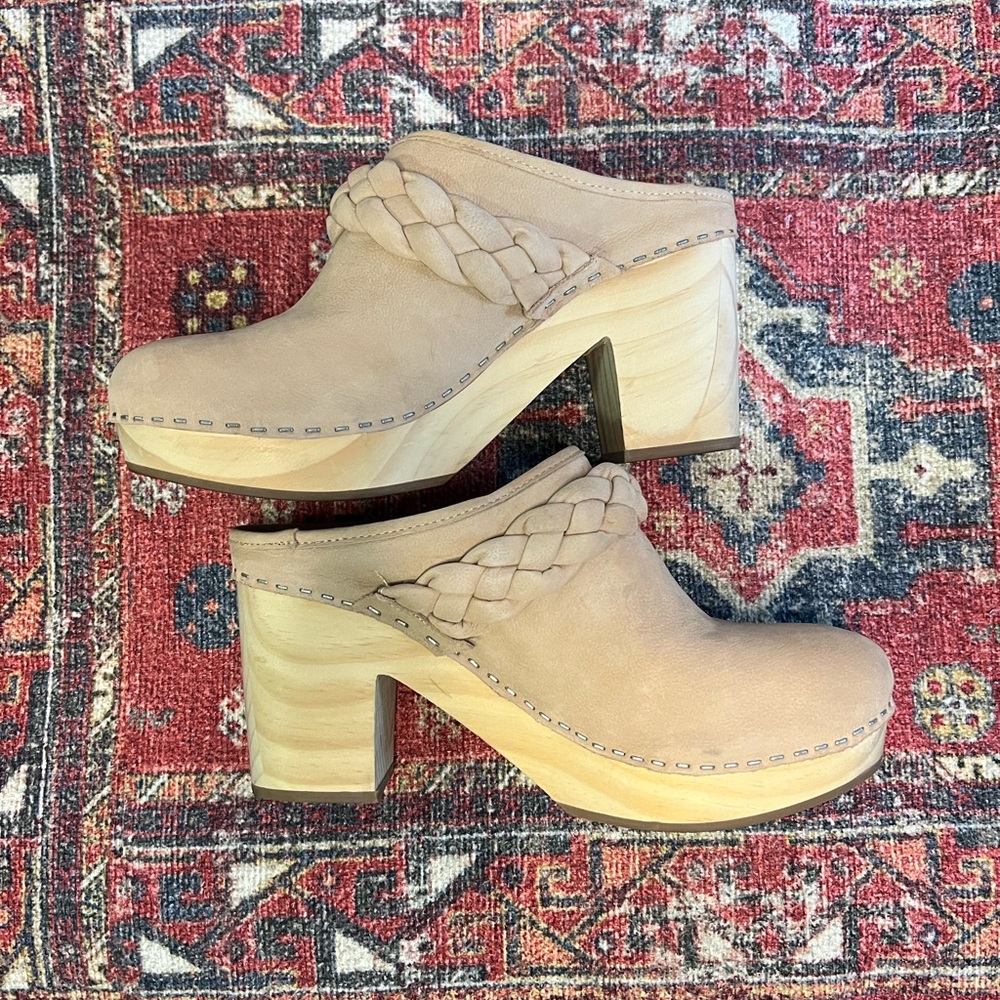 Dolce Vita Dune Clog Mule